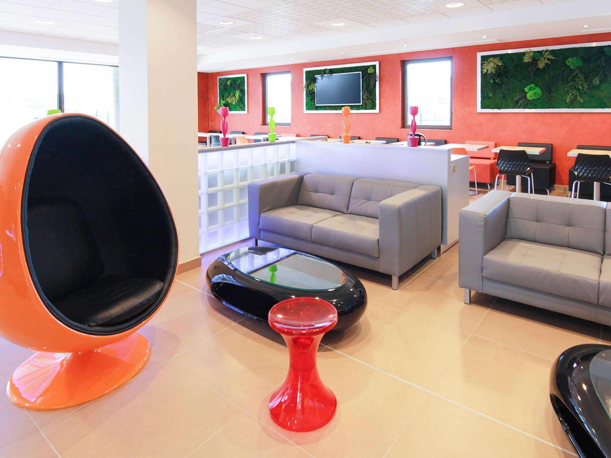 Отель Ibis Styles Flers Экстерьер фото