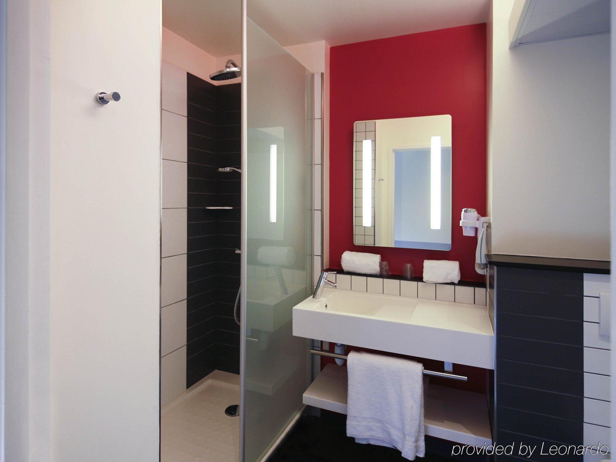 Отель Ibis Styles Flers Экстерьер фото