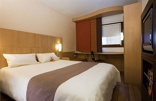 Отель Ibis Styles Flers Экстерьер фото
